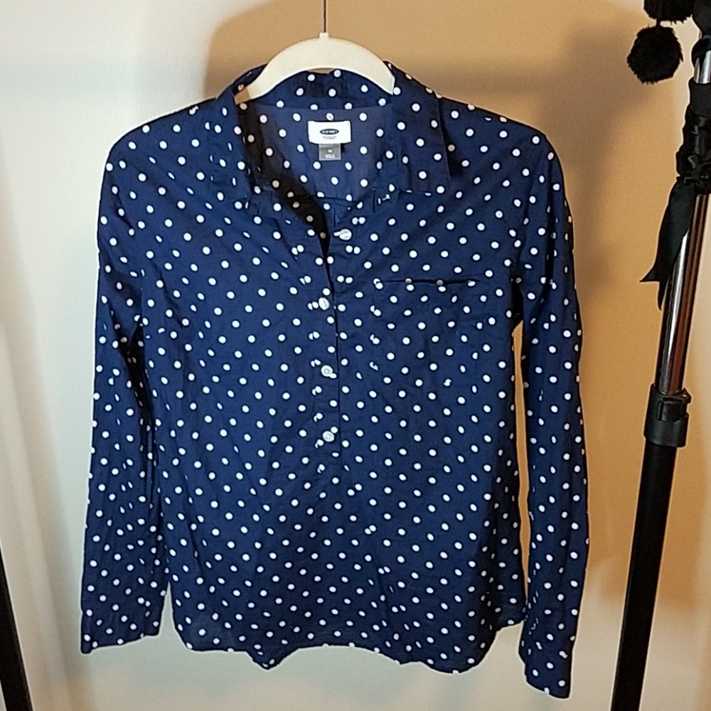 🧚Navy blue poka dot button down